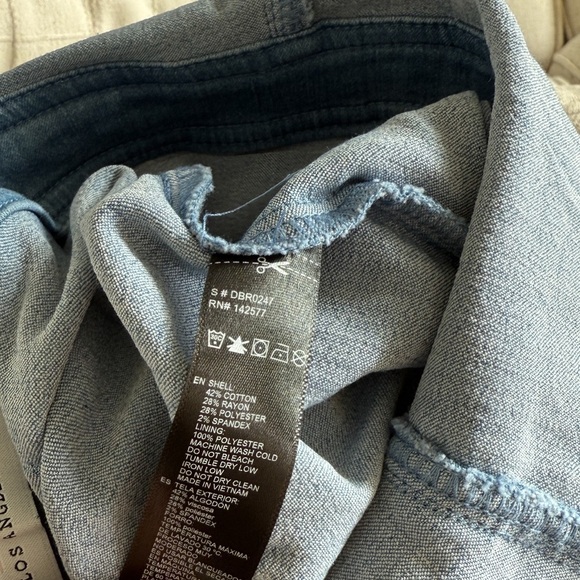 NWT Lightwash Denim Ruffle Jumpsuit - Picture 9 of 9